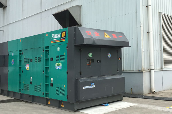 泉山燃油滤清器的更换流程是怎样的？