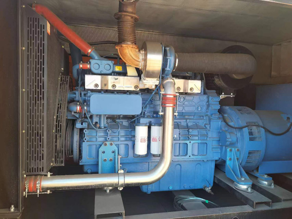 泉山柴油发电机组一般有几种电压输出？