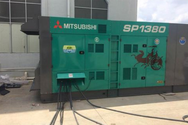 泉山为什么有些柴油发电机组的输出电压可以调节？