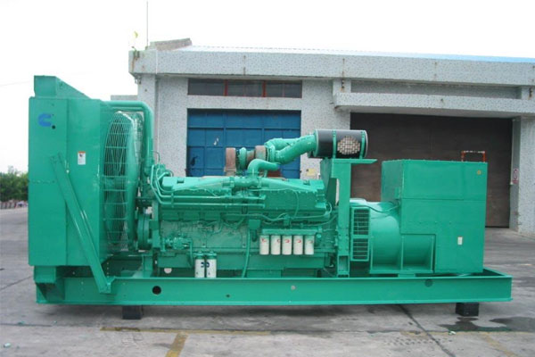 泉山工厂发电机应急发电时如何更准确地检查发电机状态？