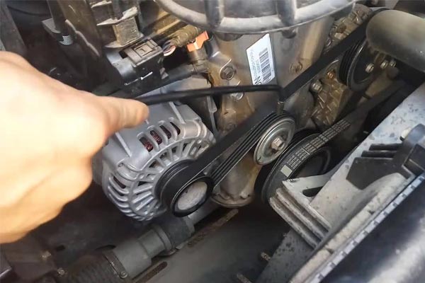 泉山转速传感器的工作原理是什么？