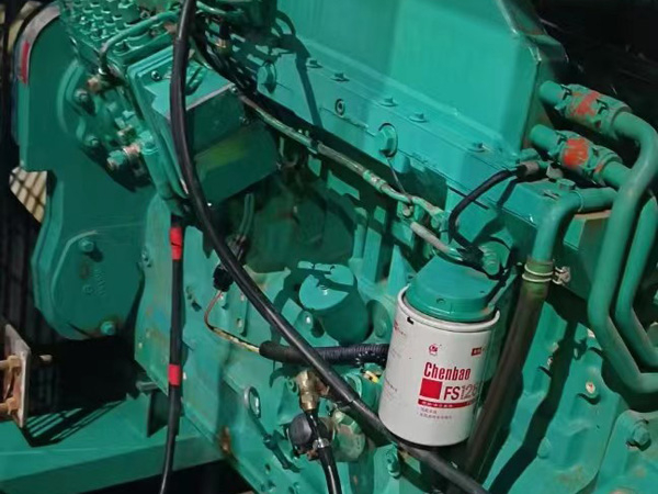 泉山如何确定新的发电机组控制系统是否与原系统兼容？